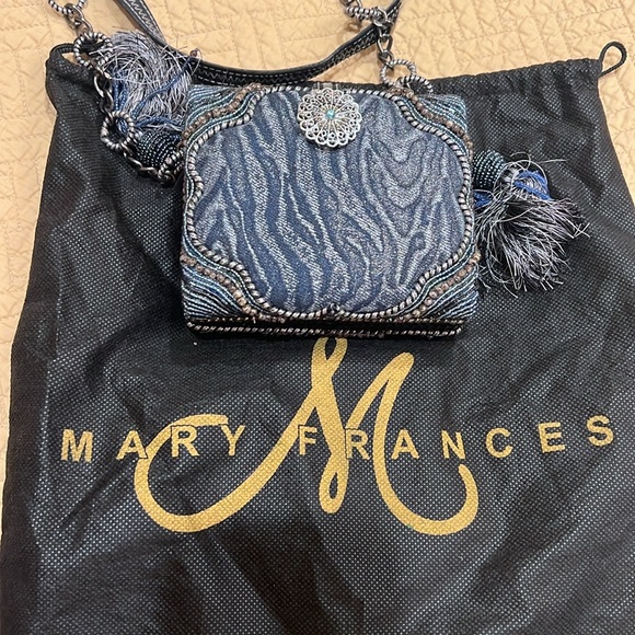 Mary Frances bag with dust cover - Picture 2 of 9